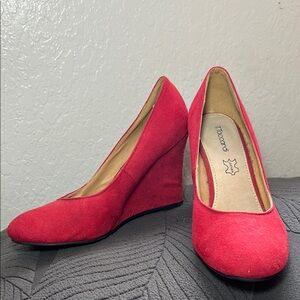 Elle Red Suede-Like Heels for Formal Occasions